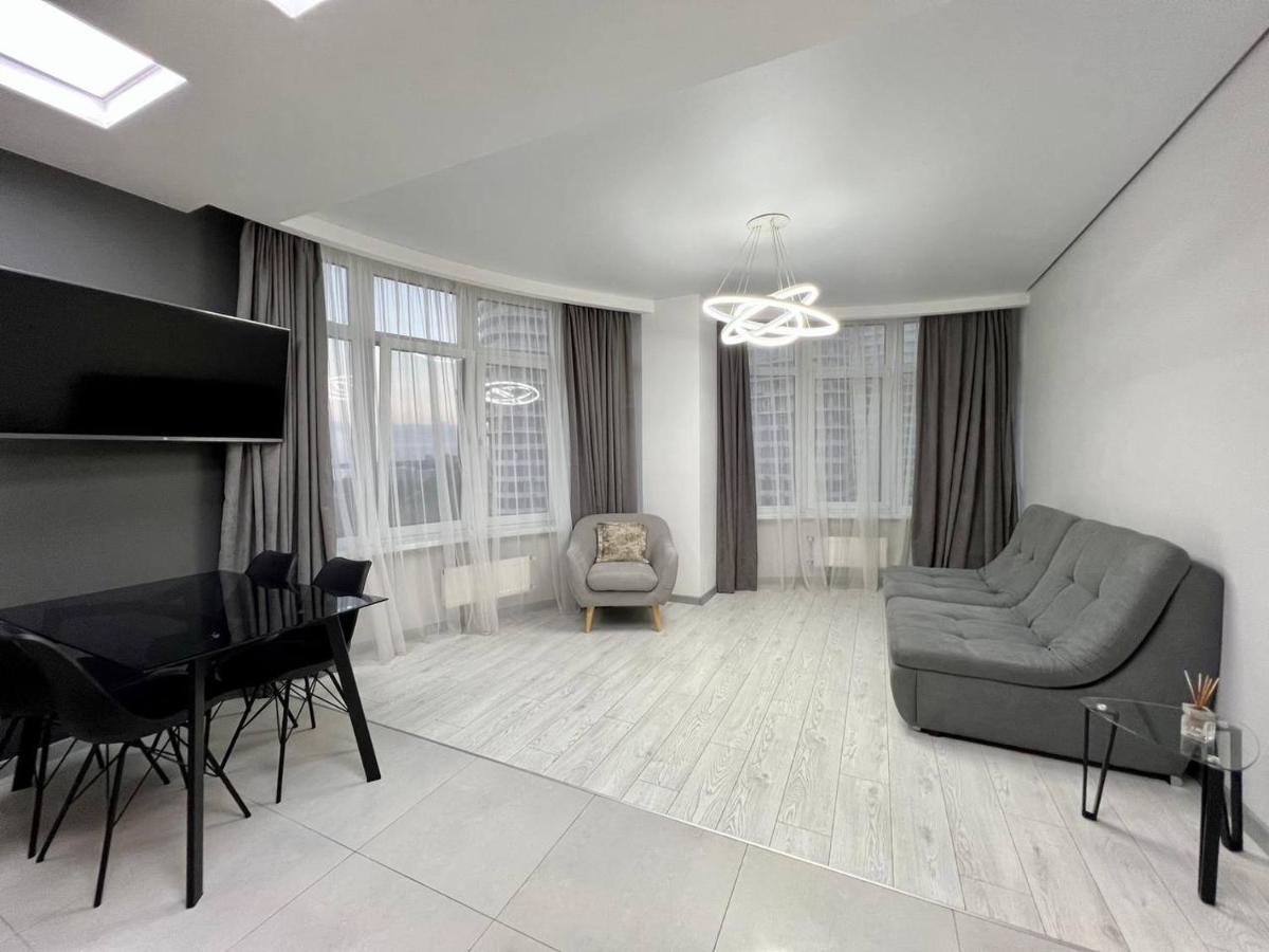 44 Pearl Stylish 1-Bedroom Apartment Odesa Exterior photo