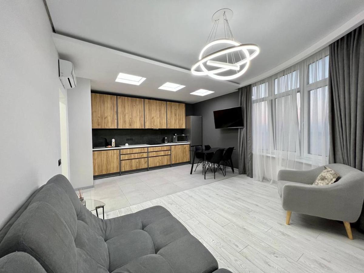 44 Pearl Stylish 1-Bedroom Apartment Odesa Exterior photo